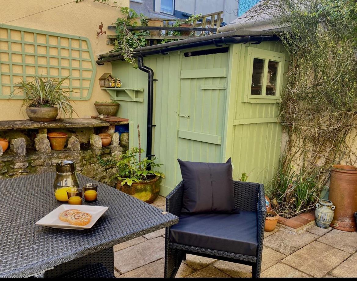 Honey Cottage Tenby Exterior photo